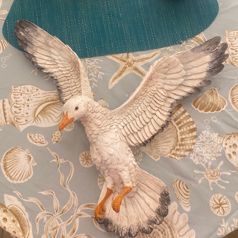 Seagull Wall patio/bedroom decor bird decor Florida birds decor 16 x17✨